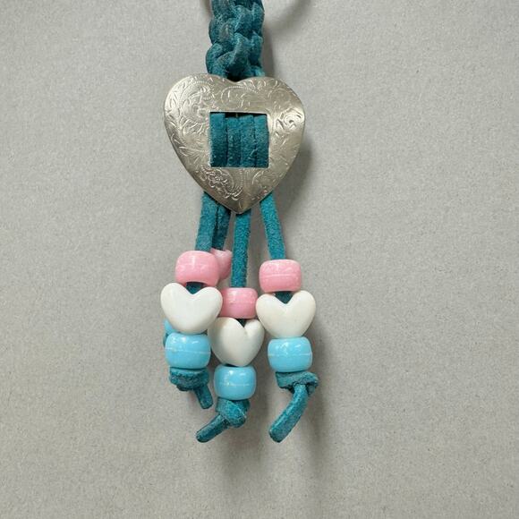 Vintage 90s handmade suede leather and bead macrame Keychain heart concho boho - Picture 3 of 14